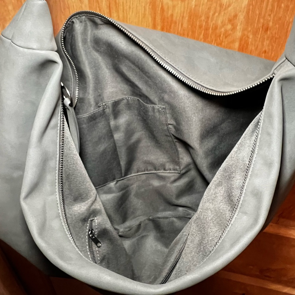 Universal Threads Slouchy Sling Handbag - Picture 5 of 8